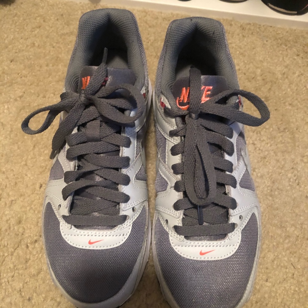 Nike Air Max - Picture 2 of 5